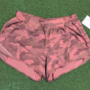 LuluLemon Hotty Hot LR Short 4" Lined/ Pink Camo